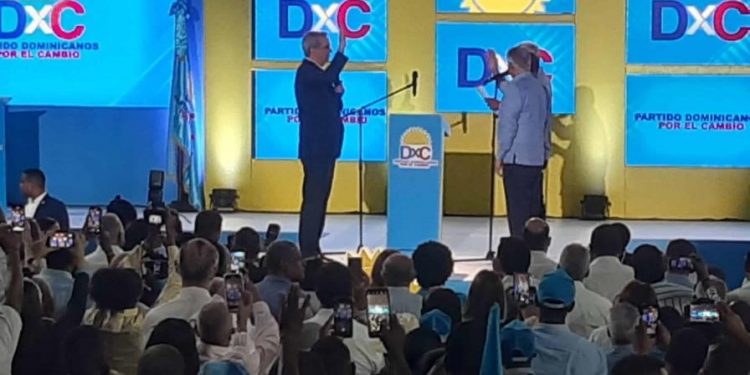 Presidente Abinader dice quiere seguir con el cambio por mejor educación, salud y transparencia