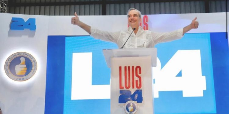 Abinader ganaría elecciones del 2024 con 52.9%, Leonel 28.7% y Abel 16.9%, según nueva encuesta
