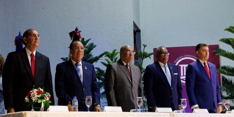 La despedida de Milton Ray Guevara en el Tribunal Constitucional y lo que dijo sobre su sustituto