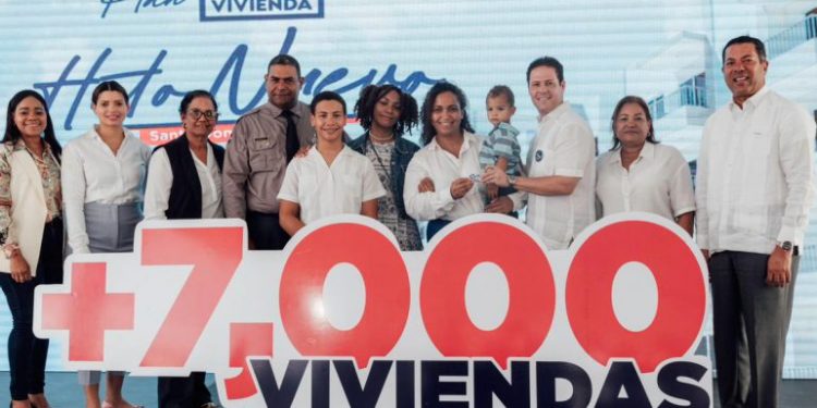 Gobierno establece récord histórico al entregar más de 7,000 viviendas a través del MIVED