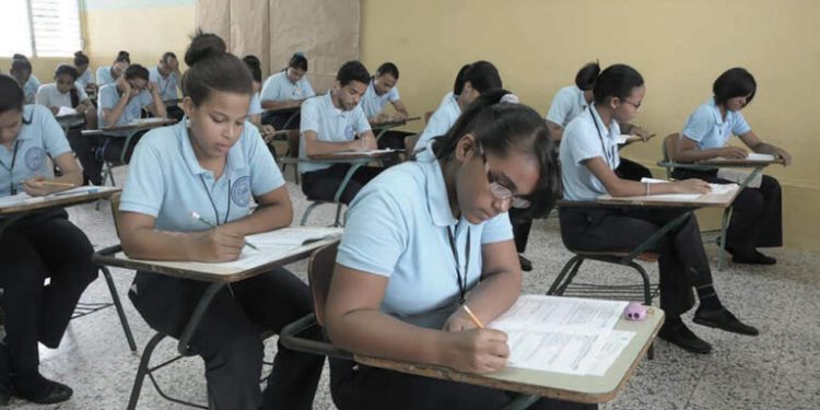 Educa destaca avances revelados en las pruebas PISA 2022