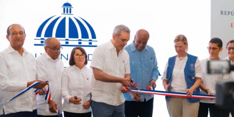 Gobierno inaugura obras eléctricas en beneficio de 1,750 comunitarios en Santiago Rodríguez