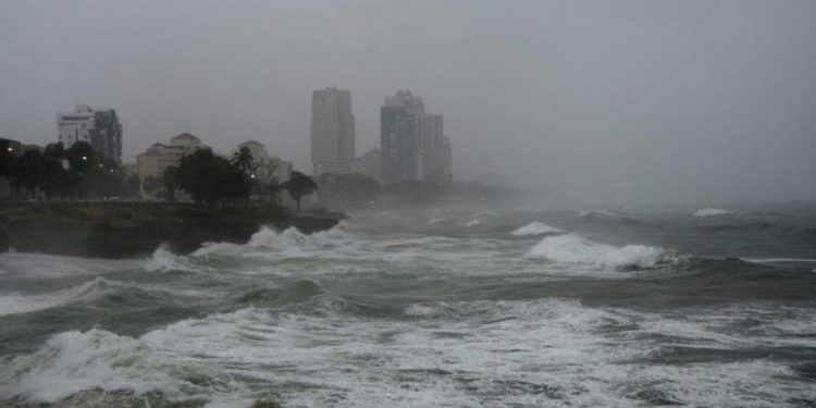 Proyecto de ley busca que el Ejército, Fuerza Aérea y Armada enfrenten desastres naturales