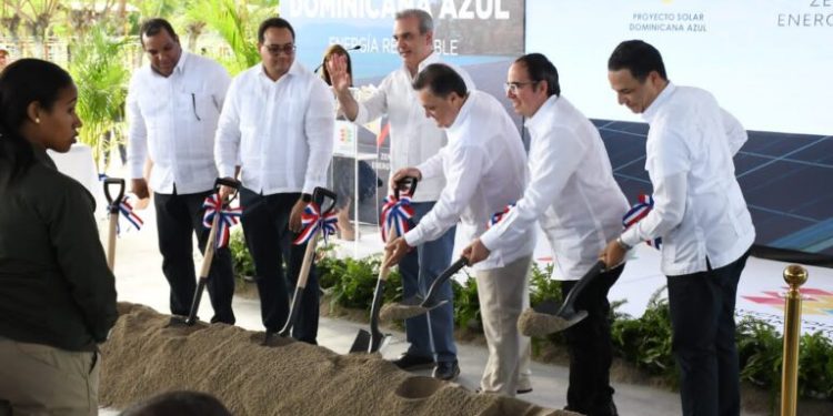Presidente Abinader encabeza acto primer palazo para construcción proyecto solar fotovoltaico