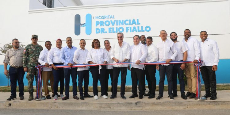 PEDERNALES: Abinader entrega hospital y centro de primer nivel