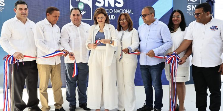 DAJABON: Vice entrega remozado Hospital Municipal de Partido