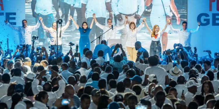 Abinader inicia campaña municipal en concurrido acto y augura “ejemplar derrota” a la oposición