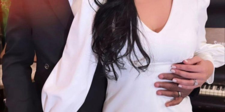 La predicadora, escritora y periodista Madelyn Rodríguez es la esposa de Alex Matos