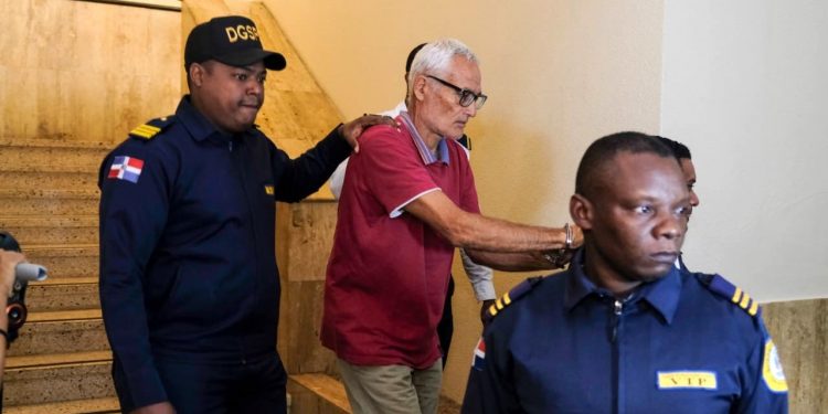 Aplazan coerción a francés por 2 muertes