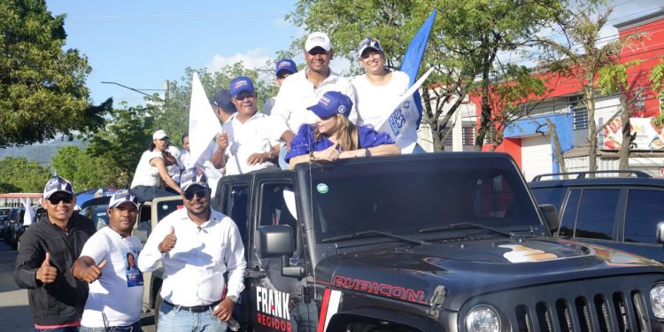 Ulises Rodríguez muestra Fuerza y Liderazgo en Caravana de Santiago.