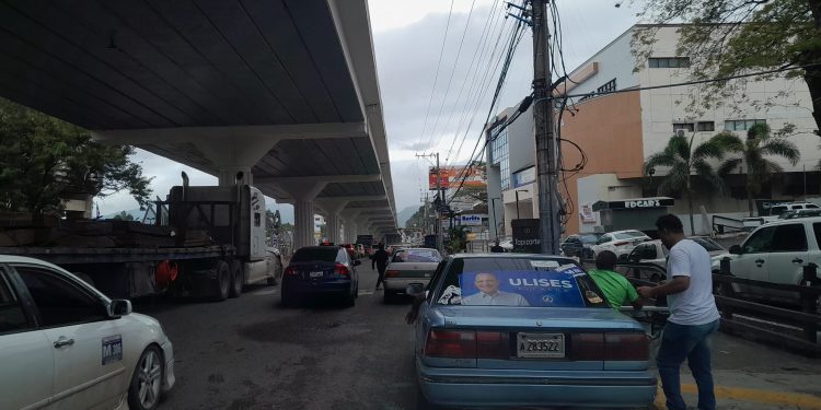 Resaltan popularidad de Ulises Rodríguez entre los choferes de del transporte público Santiago