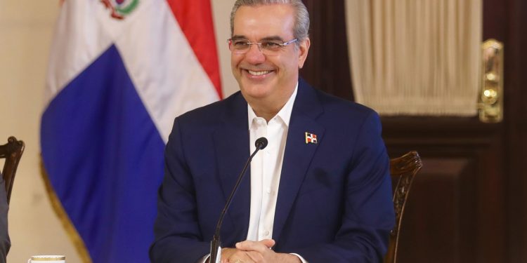 Presidente Abinader inaugurará nueve obras este miércoles y jueves en las provincias de Peravia, Barahona y Pedernales; entregará títulos de propiedad en Azua