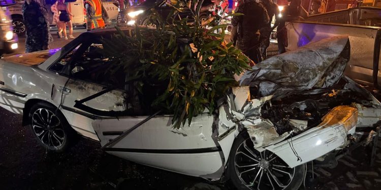 Mueren dos personas calcinadas en un accidente frente a una estación de bomberos en Santiago