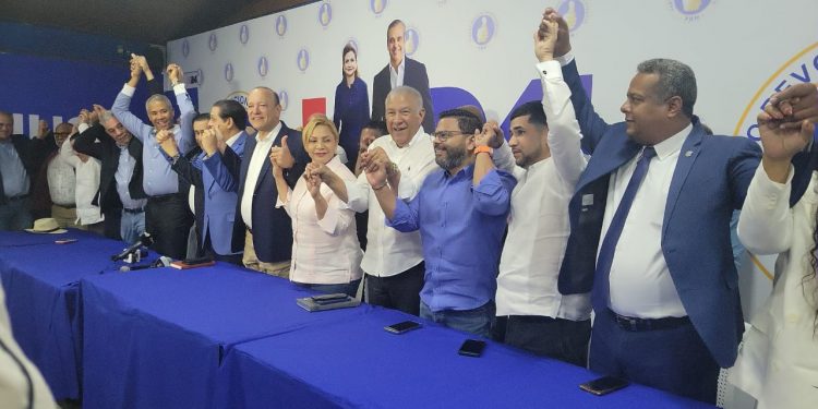 Ulises Rodríguez recibe respaldo la mayoría de los diputados de Santiago