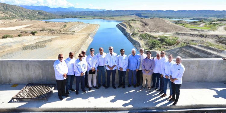 Presidente Abinader inaugura embalse de la presa Montegrande para garantizar agua a la Región Sur