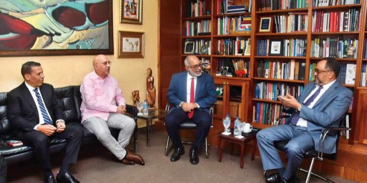 Abinader llama hipocresía a críticas de la oposición por la "consensuada" ley DNI