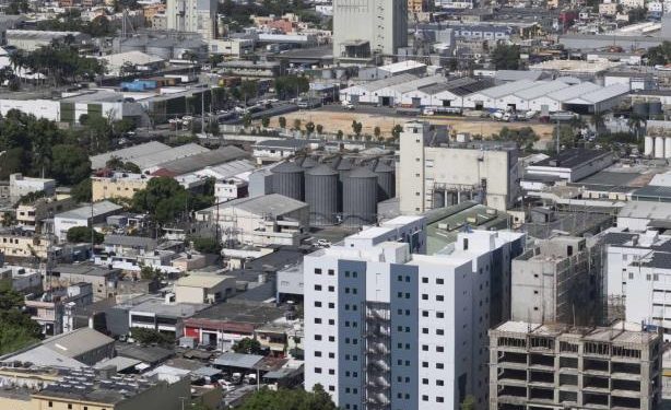 El desafío de coexistir con la industria en Santo Domingo