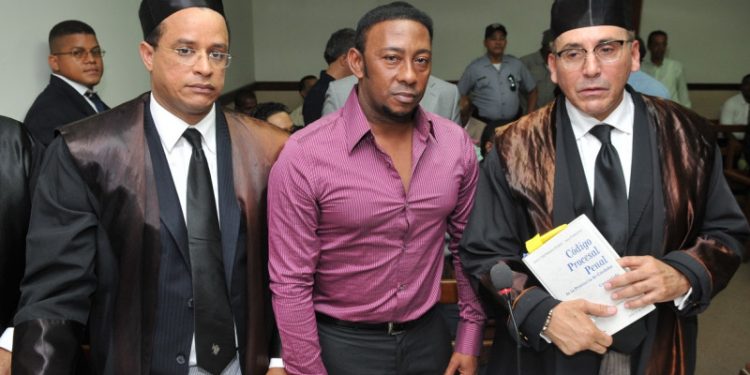 Las demandas no dejan en paz a Anthony Santos, ha tenido que enfrentar varios casos