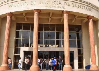 Coerción por compra cédulas en Santiago