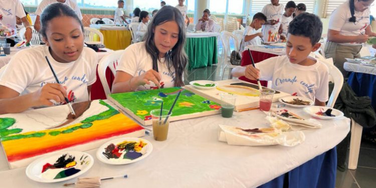Aeropuerto Cibao impacta sectores con talleres de arte