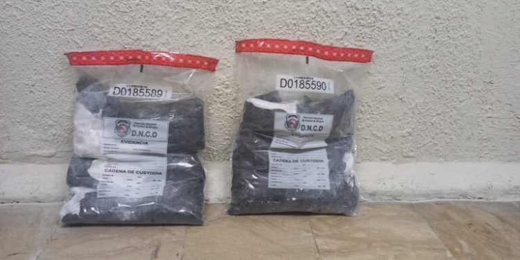Incautan seis paquetes presumiblemente cocaína en aeropuerto de Punta Cana