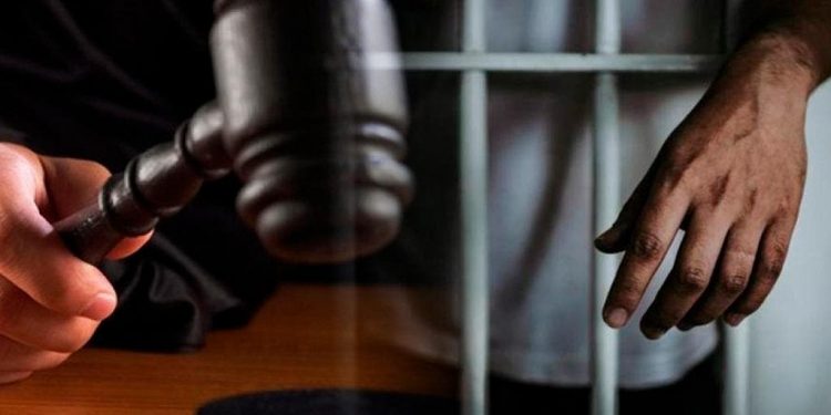 Condenan a 30 años de prisión a hombre que fabricó bebida Monday’s que cobró vida de 4 personas