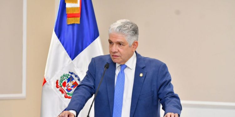 Eduardo Estrella vaticina triunfo de Ulises Rodríguez para mejoría de Santiago