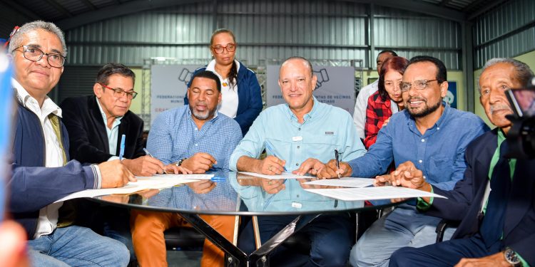 Pedro De la Cruz:¨Tenemos 8 años que no nos escuchan y que nos sacaron a patadas del Ayuntamiento de Santiago¨