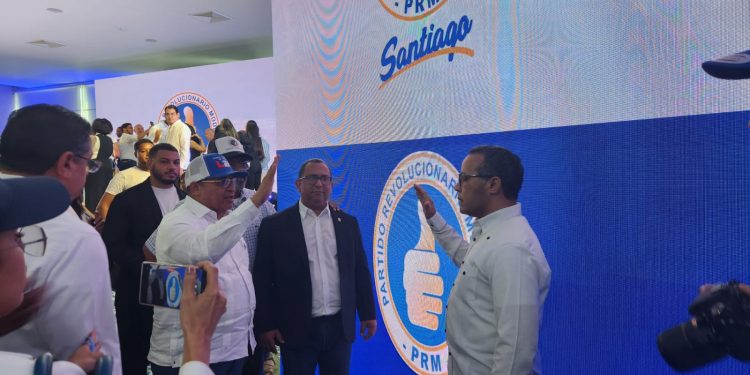 Juramentan al doctor José Alberto Cruzcomo presidente Sector Salud del PRM