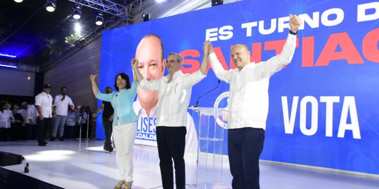 Abinader llama a votar este domingo por el PRM «para profundizar el cambio»