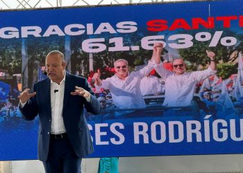 Ulises Rodríguez agradece elección como nuevo alcalde de Santiago.