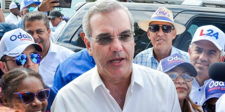 Abinader en Valverde: "El pueblo está apoyando mayoritariamente al (PRM)"