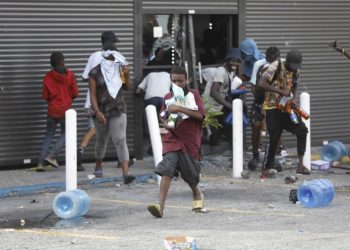 Haití arde con la llegada de Guy Philippe a Puerto Príncipe