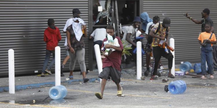 Haití arde con la llegada de Guy Philippe a Puerto Príncipe