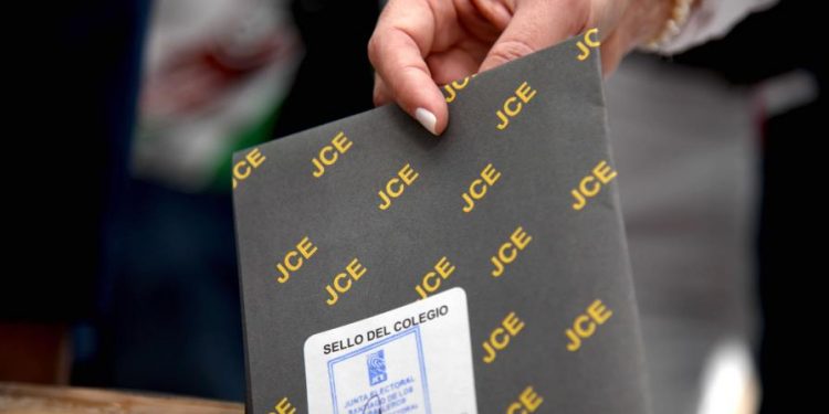 JCE y partidos debaten alianzas de cara a las presidenciales