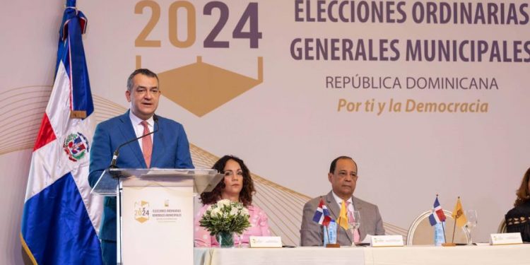 Dominicanos acuden a las urnas este domingo para escoger gobiernos locales