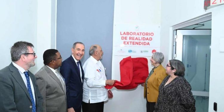 Intec inaugura moderno laboratorio académico de realidad extendida