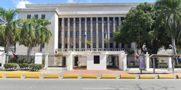 Minerd y MP asumen investigación sobre intoxicación por pesticida en escuela de Cenoví, SFM