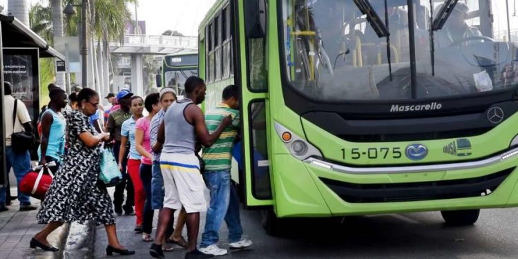 Presidente pasa a Obras Públicas administración de la Omsa