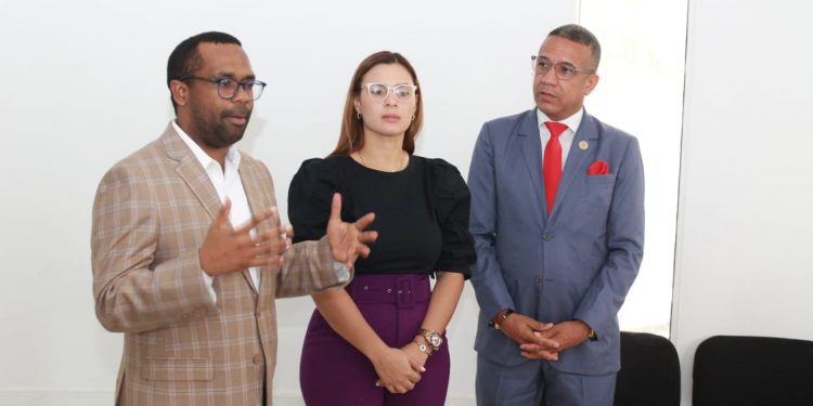 Fiscalía y gremios periodísticos reúnen a periodistas y comunicadores en encuentro de actualización profesional