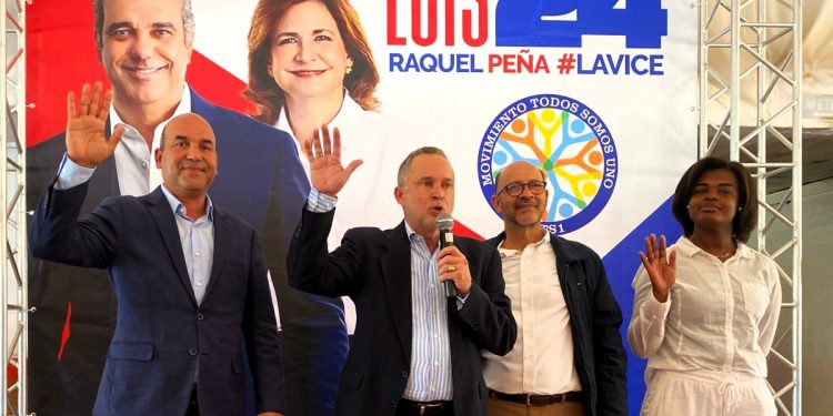 Dr Fernando Ureña valora gestión de Luís Abinadel y Raquel Peña, elogia a senadora Bournigal y juramenta miembros