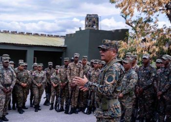 Comandante del Ejército inspecciona la zona sur y suroeste de la frontera con Haití