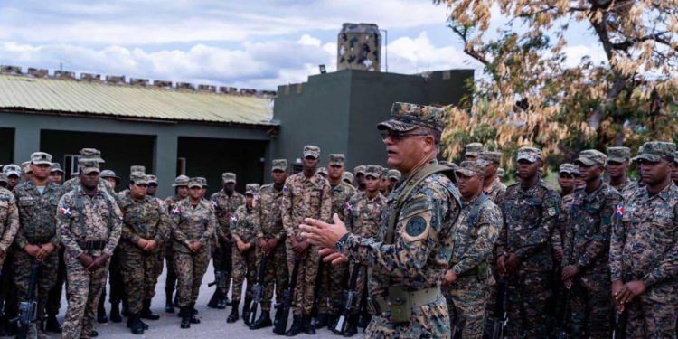 Comandante del Ejército inspecciona la zona sur y suroeste de la frontera con Haití