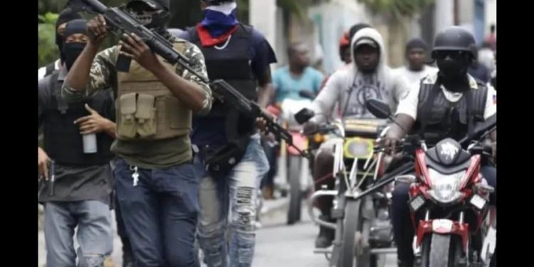 Pandillas armadas atacan academia de policía en Puerto Príncipe, la capital haitiana
