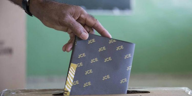 Candidatos deberán captar el voto adulto y centrarse en siete demarcaciones