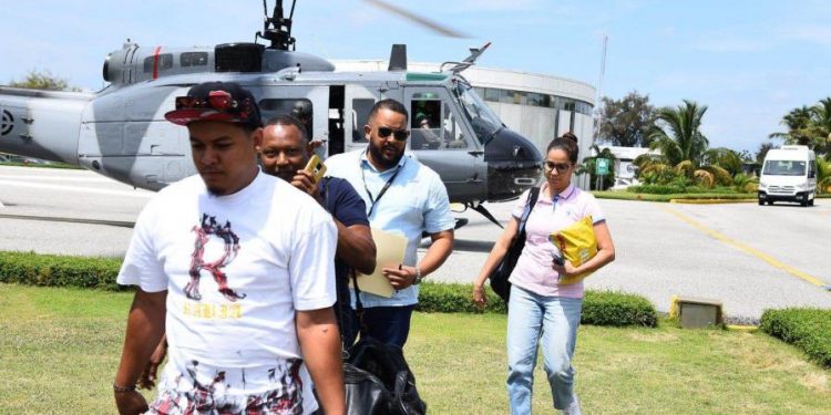 Dominicanos residentes en Haití continúan evacuando ese país con ayuda del Gobierno