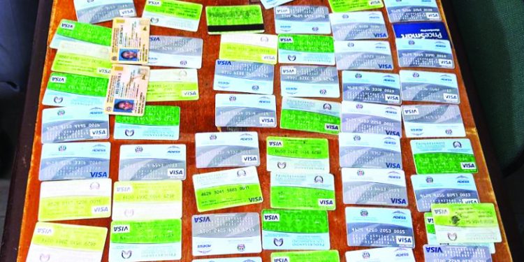 Tarjetas Supérate habrían sido clonadas en laboratorio de Los Alcarrizos