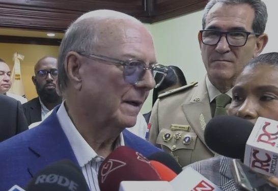 Hipólito Mejía critica la demanda de aumento salarial de la ADP