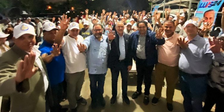 Movimiento Todos Somos Uno juramenta cientos de simpatizantes en apoyo a Luís Abinader y Raquel Peña