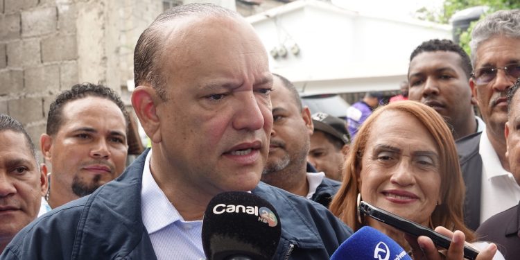 Nuevo alcalde de Santiago declara guerra contra la basura